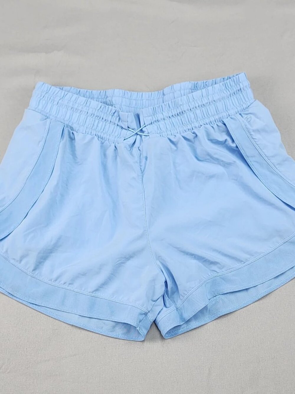 Danskin Womens Size L Light Blue Athletic Running Shorts Lined Stretch Mid Rise